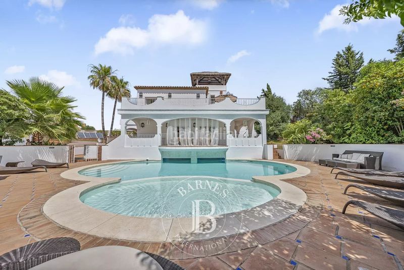 Foto ab380c85-3700-4a55-855c-848dbaf7ece7. Casa amb calefacció aparcament piscina a Las Lomas Estepona