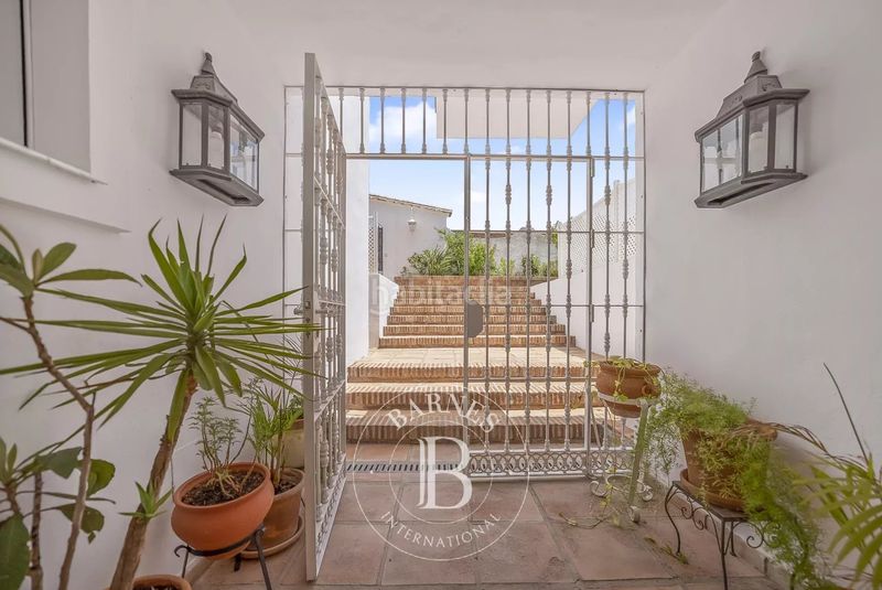 Foto c78084cf-7990-436f-806a-00e88a6d3fde. Casa amb calefacció aparcament piscina a Las Lomas Estepona