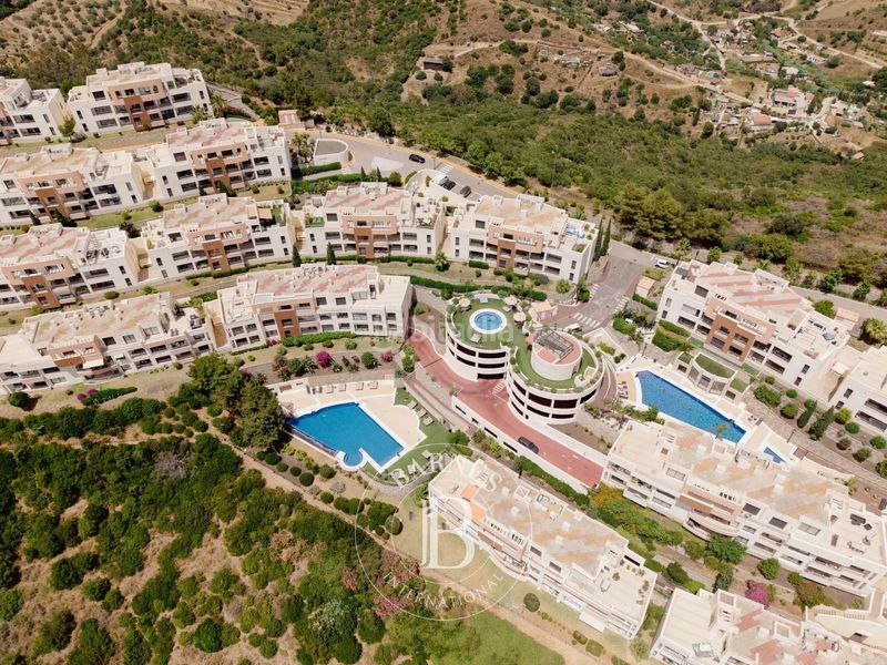 Foto 093e8a36-d19b-4bb1-aa01-9ed8f7045cc5. Àtic amb calefacció piscina a Alto de los Monteros Marbella