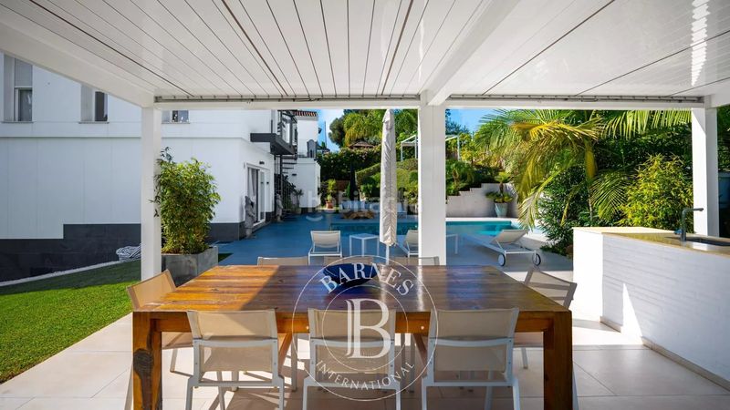 Foto 8ee6b651-0793-417e-876f-4943a59df9e9. Casa amb calefacció piscina a Playa Bajadilla - Puertos Marbella