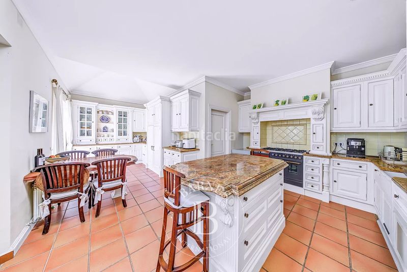 Foto 5a30b142-dceb-4b51-b7c8-907c64b6624b. Casa amb calefacció piscina a Zona F Sotogrande