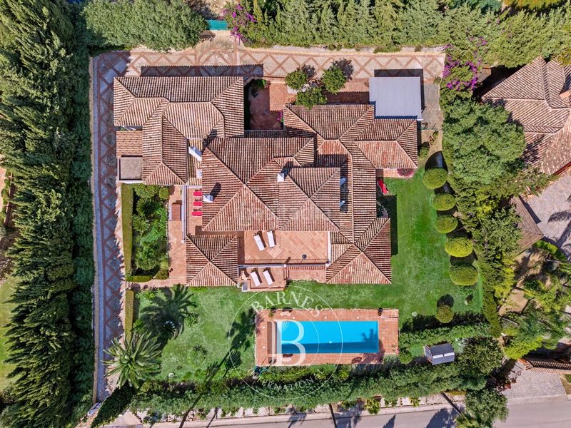 Foto 5cbec846-c552-4568-9b0a-c4fb8334835c. Casa amb calefacció piscina a Zona F Sotogrande