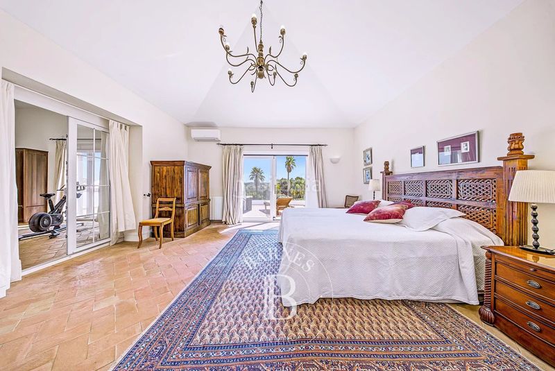 Foto 97537518-4927-4f27-bb4c-90f7898136ed. Casa amb calefacció piscina a Zona F Sotogrande