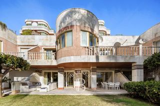 Etagenwohnung in Casco Antiguo