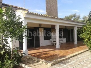 Foto eb7b1df2-d7fd-460c-8d49-a056702c3bb9. Xalet amb aparcament a Beas