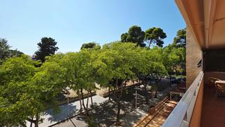 Pis  Pere ii el gran. Piso en salou con vistas y piscina, a pasos del mar