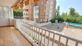 Piso  Carrer ciutat de reus. Amplio y luminoso piso en barenys, salou  a solo 800 metros del