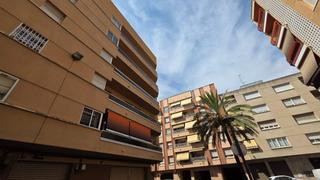 Pis  Carrer pare gil. Amplio piso de 4 habitaciones en el corazón de reus