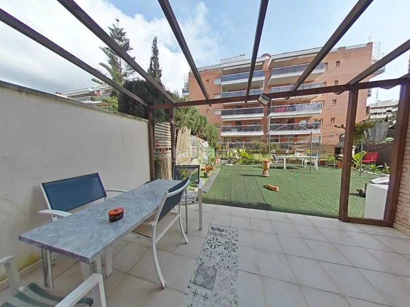 Foto 5daa88a4-f37d-4546-86d7-a25c4043651c. Planta baixa amb calefacció aparcament piscina a Salou