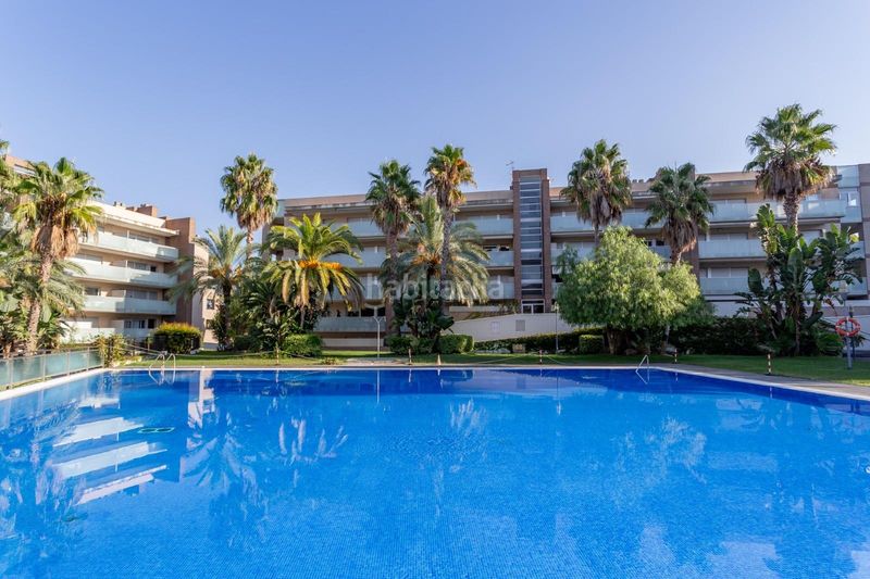 Foto 2a353e9d-dbfd-4899-91ca-32a176c814c5. Pis amb aparcament piscina a Plaça Europa - Port Aventura Salou