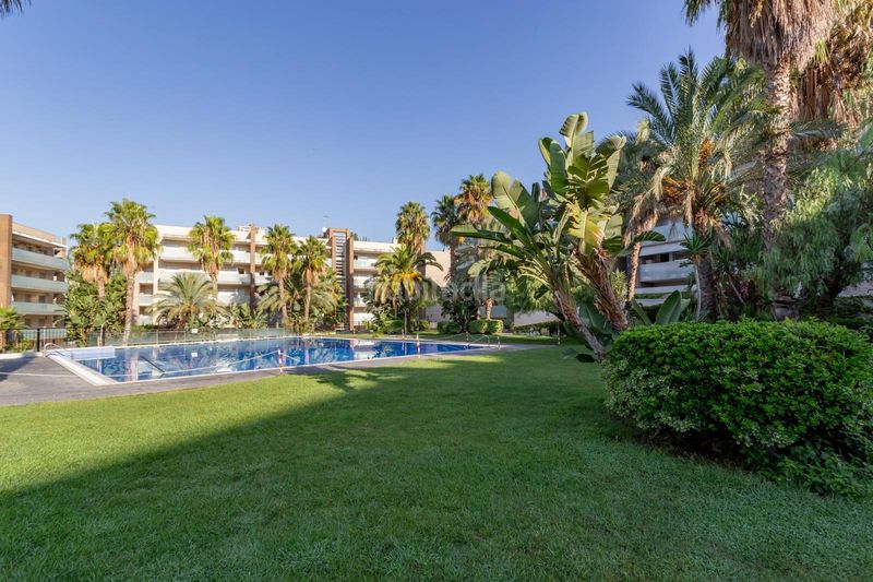 Foto 47676941-aa18-405c-8404-d846d0772381. Pis amb aparcament piscina a Plaça Europa - Port Aventura Salou