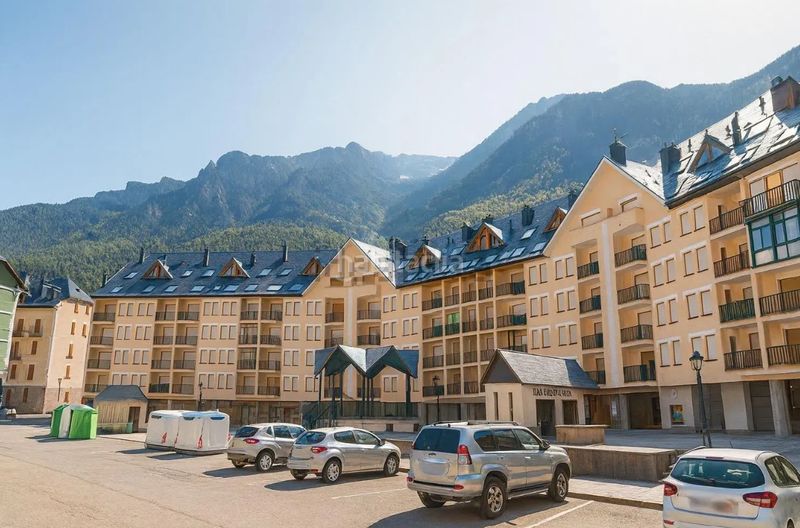 Foto 5a109bf2-0b26-4a1a-b78a-45a373c445d8. Apartament a plaza de europa 4 a Canfranc