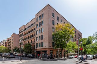 Pis  Calle de meléndez valdés. Quinta planta exterior con terraza en la emblemática casa de las