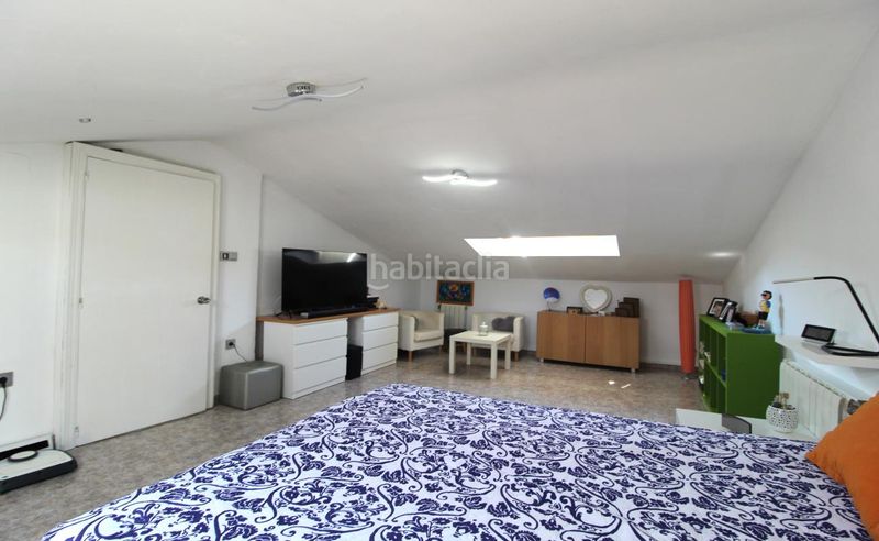 Foto 9c2d0666-7837-4da0-b4c3-48b2f61e083d. Xalet amb xemeneia calefacció aparcament piscina a Eliana (l´)