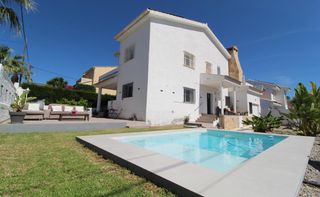 Chalet en Montepilar. Urbilar.com .- parque montealcedo. chalet independiente con prec
