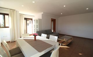 Lloguer Pis a Pueblo. Urbilar.com. céntrico piso con plaza de garaje en la eliana