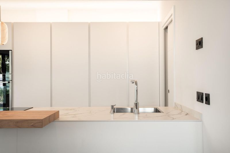 Foto 0217735b-b3c5-4097-9936-c63c4ddda8c2. Apartament amb aparcament a altos de Estepona Estepona