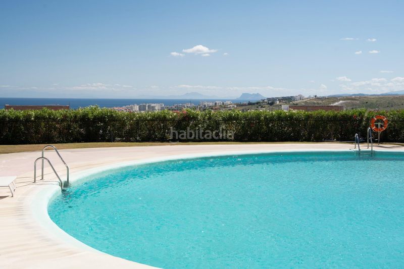 Foto 9b6d8197-cb27-4e7a-9e45-9d16923efead. Apartament amb aparcament a altos de Estepona Estepona