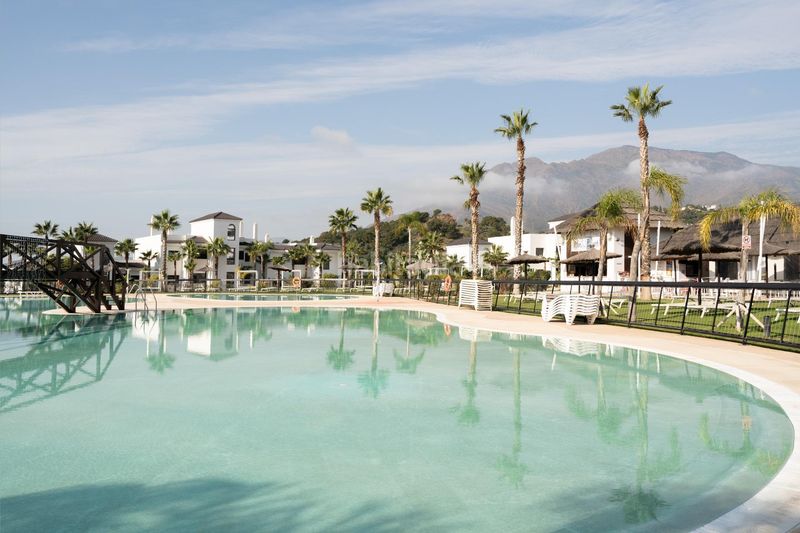 Foto a404f39b-6898-456f-87e5-f091e071de49. Apartament amb aparcament a altos de Estepona Estepona