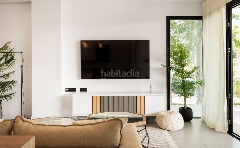 Foto c7489f5c-a4ec-468a-87c6-92fe764d612c. Apartament amb aparcament a altos de Estepona Estepona