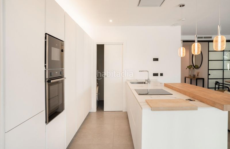 Foto d0c35f28-265f-4570-a15c-2bd2e4e3302d. Apartament amb aparcament a altos de Estepona Estepona