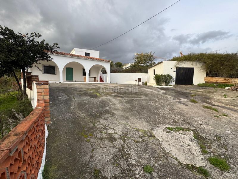 Foto 16681c76-4b1f-438a-a6c8-9bd12994b3c3. Casa amb aparcament a Sotoserena Estepona