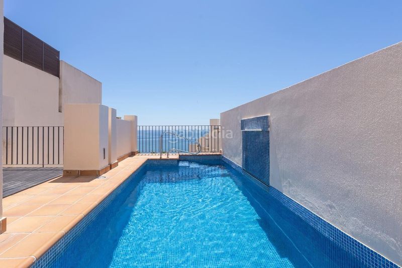 Foto c3dbce18-c310-4c6f-9b2a-5e6083901e9f. Àtic amb aparcament piscina a Zona de Punta Plata Estepona