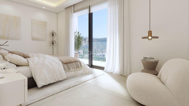 Foto 4bf768ef-9338-44f0-a0d4-f7efeedb235b. Casa aparellada amb aparcament a Estepona golf Estepona