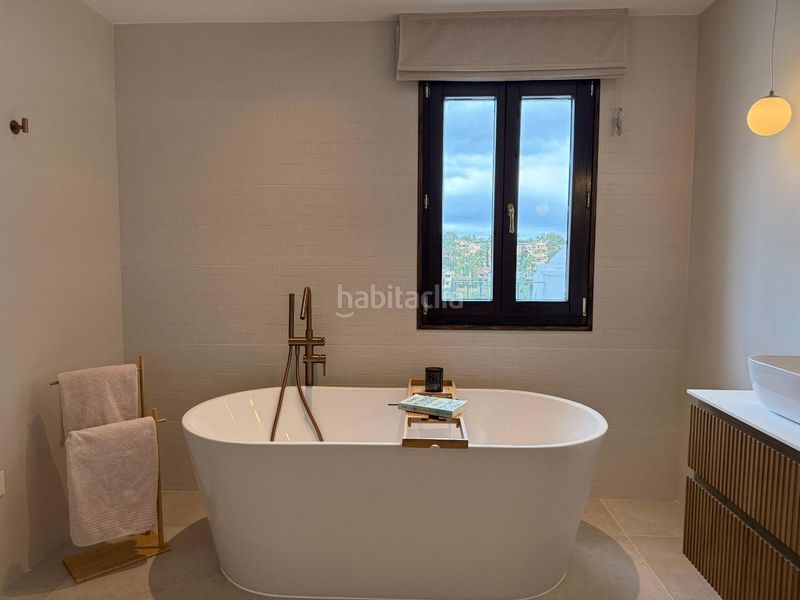 Foto 09952437-d796-4d73-93b2-132284d4c90b. Casa adossada amb calefacció aparcament piscina a Estepona