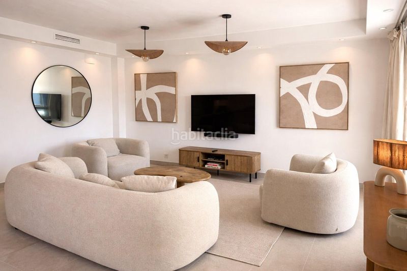 Foto ad918396-f7fe-450c-b3ba-b398784e6597. Casa adossada amb calefacció aparcament piscina a Estepona