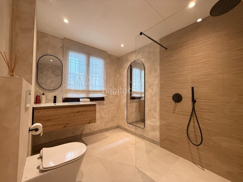 Foto bd120bdf-f14f-48d2-8672-28bbd9dd4671. Casa adossada amb calefacció aparcament piscina a Estepona