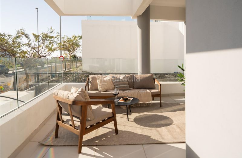 Foto 0ef27d92-52e6-4746-bff5-a293a46d5d52. Apartament amb calefacció piscina a Zona Calvario Estepona