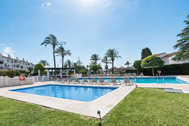 Foto 5914b131-658e-4c18-8e3c-28bb1e5bc8f2. Planta baixa amb aparcament piscina a Nueva Andalucía centro Marbella