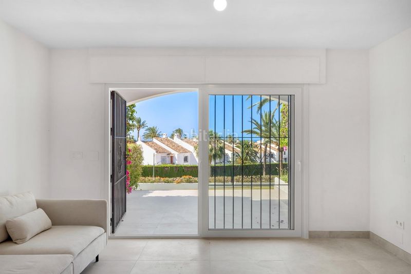 Foto 5f7bda2e-9dc5-4669-9b81-903bc9c1241b. Planta baixa amb aparcament piscina a Nueva Andalucía centro Marbella
