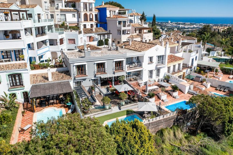 Foto ced0e62f-7602-4143-9a99-862171c8dcaf. Casa adossada amb aparcament piscina a La Quinta Benahavís