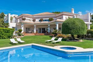 Casa  Paraiso el. Villa elegante con cistas al mar en el paraiso alto