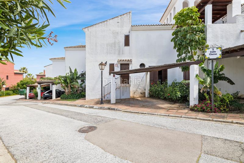 Foto 4bff4a7c-b675-4f20-8f7b-302ddf7e408f. Casa adossada amb piscina a Guadalobón Estepona