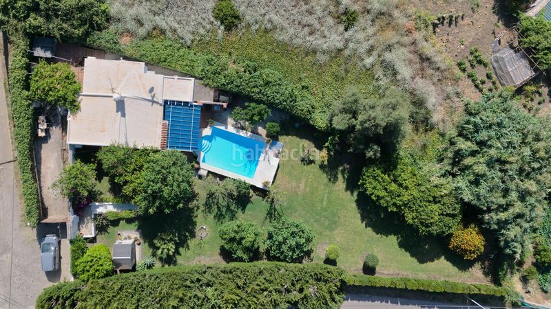 Foto 1313663f-e5d8-479e-b49e-5686e9ee2657. Casa amb aparcament piscina a Las Lomas Estepona