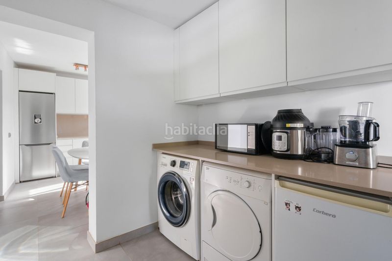 Foto b07b1fbc-1d30-4ce3-b4a9-0e04f55f0a36. Casa amb aparcament piscina a Las Lomas Estepona