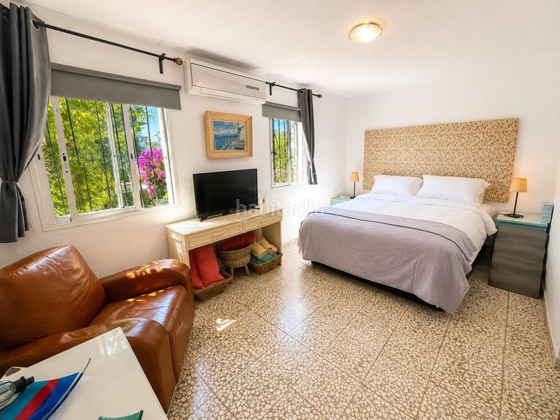 Foto e5ffdcb2-e54a-4cbd-84bc-70dab90a0c33. Casa amb aparcament piscina a Las Lomas Estepona