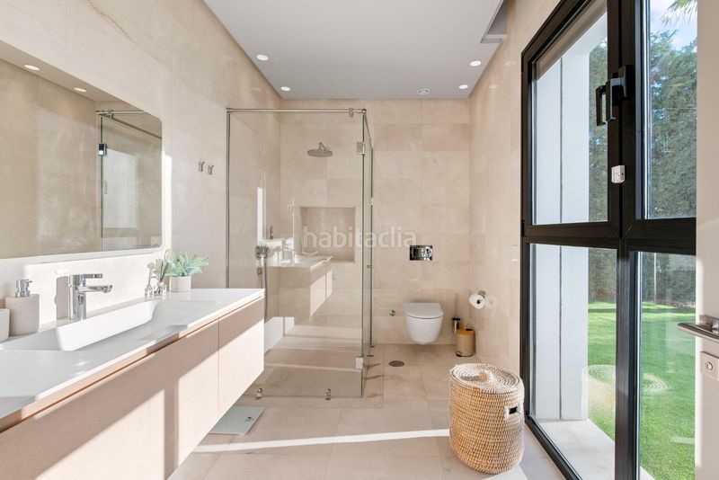 Foto 2bdafd91-2e84-49b3-b750-a7bed6ae4b5a. Chalet villa paraíso villa contemporánea de lujo con vistas panorámicas al mar, golf y montaña en Estepona