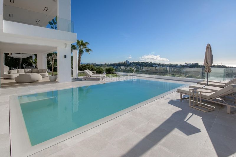 Foto 3ae56357-b4ac-4c17-af6a-cc505d879d0c. Chalet villa paraíso villa contemporánea de lujo con vistas panorámicas al mar, golf y montaña en Estepona