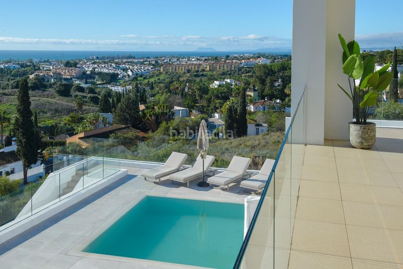 Foto 3bc1c5c3-d6ac-4bd8-8206-06cba3d15771. Chalet villa paraíso villa contemporánea de lujo con vistas panorámicas al mar, golf y montaña en Estepona