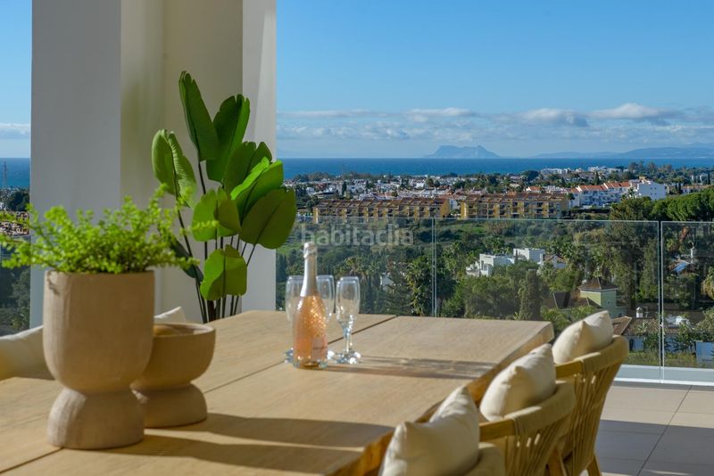Foto 6505f4b4-af23-4acc-820a-b4e90345918d. Chalet villa paraíso villa contemporánea de lujo con vistas panorámicas al mar, golf y montaña en Estepona
