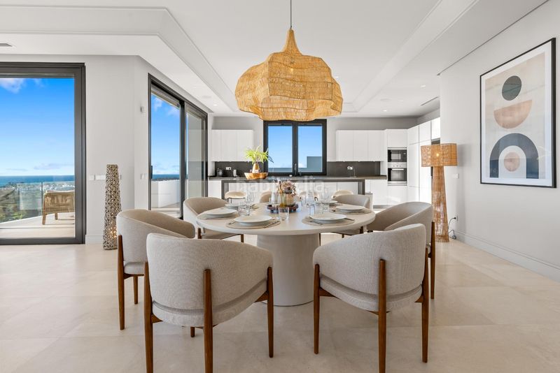 Foto 6a2bdde4-8b06-4537-acbc-d1e9e8961dac. Chalet villa paraíso villa contemporánea de lujo con vistas panorámicas al mar, golf y montaña en Estepona