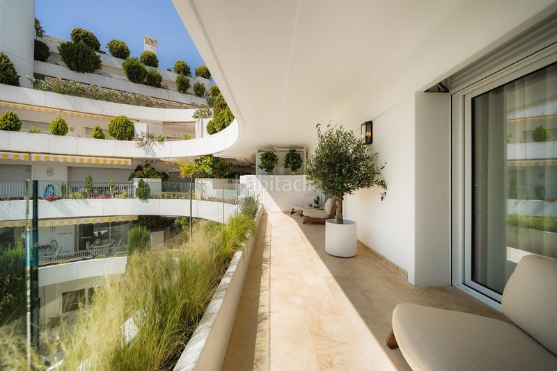 Foto 7f34328a-67ec-45b5-9947-7fb205385c66. Apartament amb piscina a lomas de Marbella club Marbella