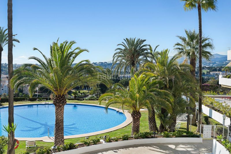 Foto c2787337-6d54-4c81-9a62-455dd6db6516. Apartament amb piscina a lomas de Marbella club Marbella