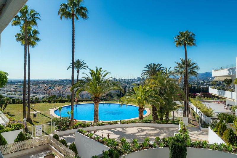 Foto d51552c3-8039-40ca-aa40-9006fcd65371. Apartament amb piscina a lomas de Marbella club Marbella