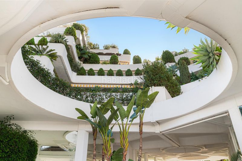 Foto ef1dbe4f-fca4-46af-ad16-b92fe5d454cc. Apartament amb piscina a lomas de Marbella club Marbella