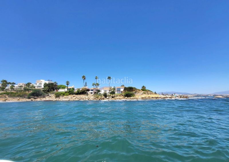 Foto f3cdef1a-14cb-4fdd-bbb5-160e1ea16bc1. Xalet amb aparcament piscina a Bahía Dorada Estepona